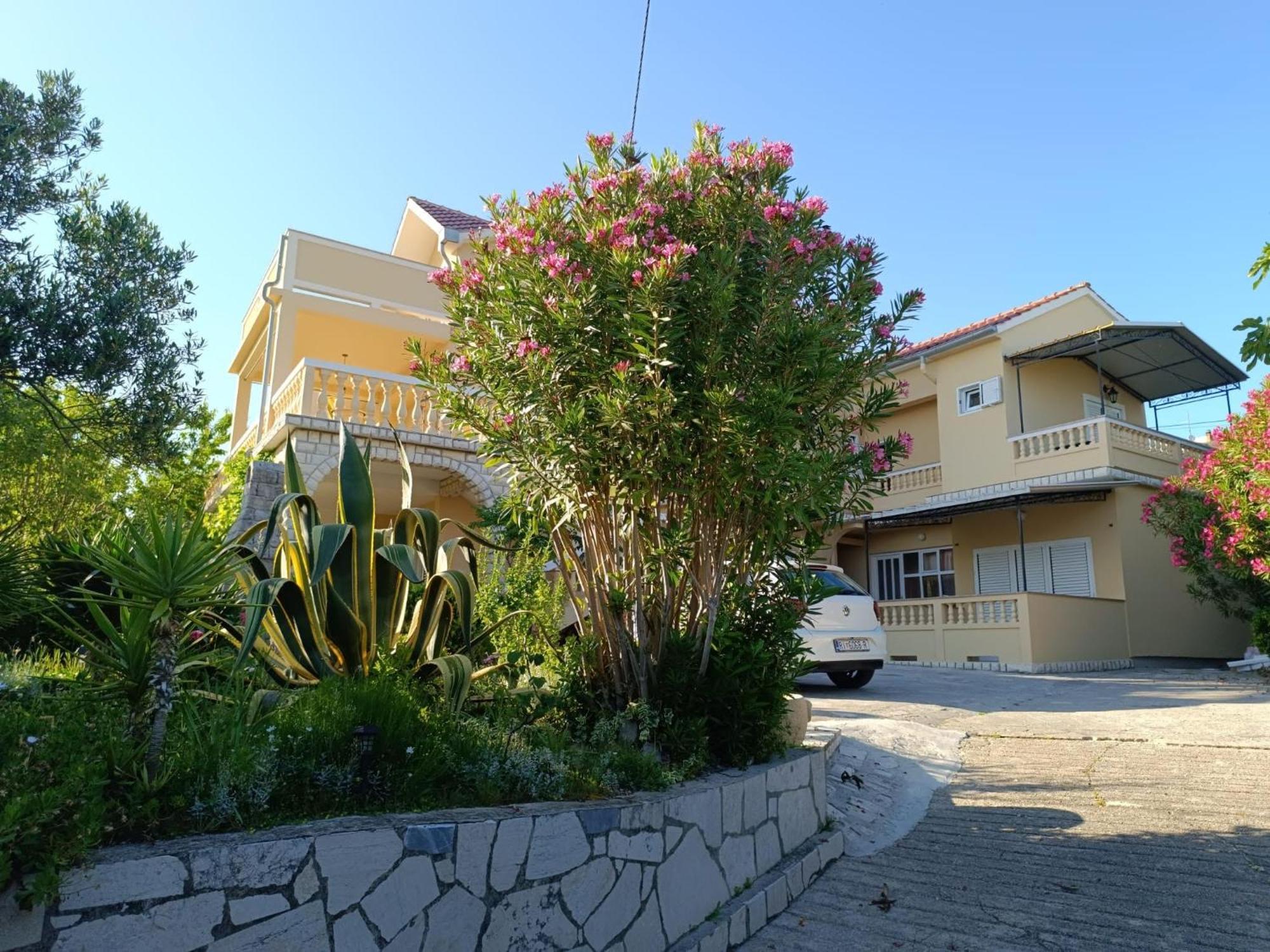 Apartman Haus Maja Banjol Εξωτερικό φωτογραφία