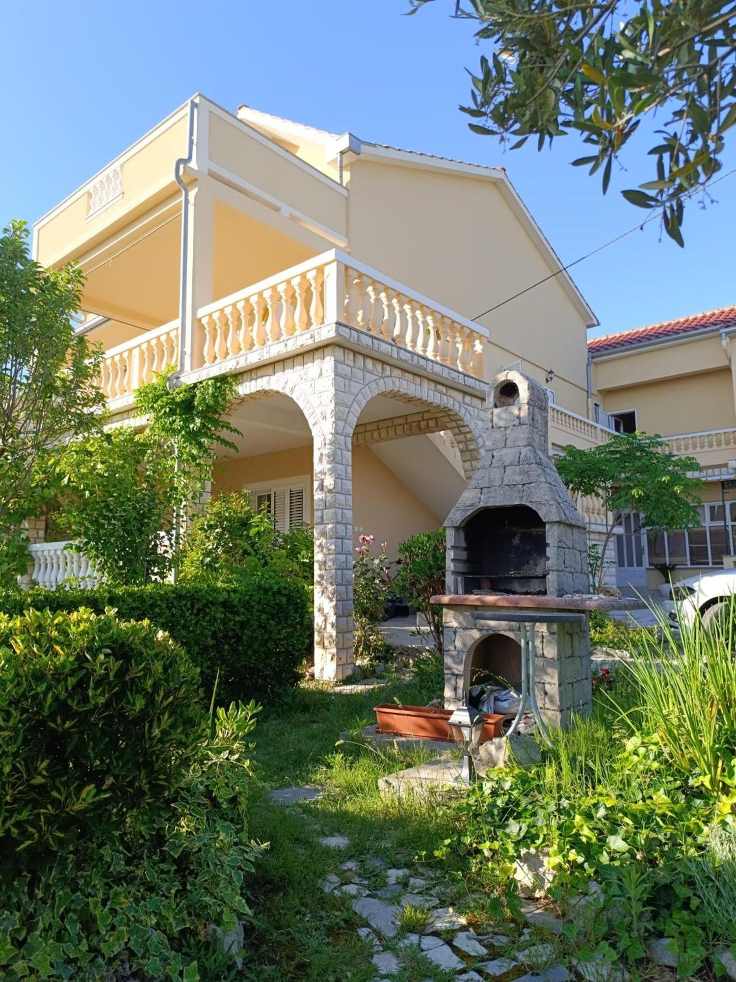 Apartman Haus Maja Banjol Εξωτερικό φωτογραφία