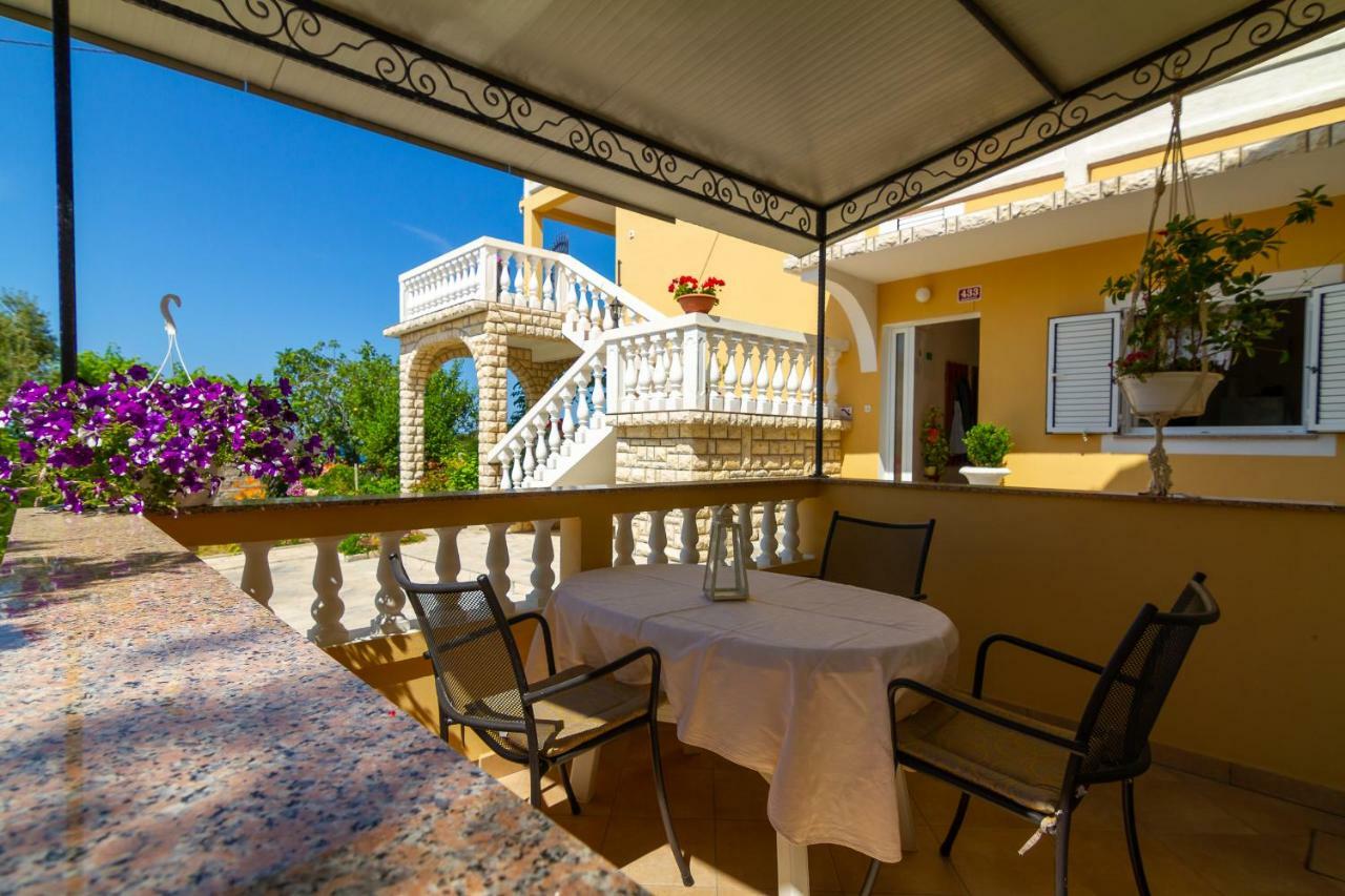 Apartman Haus Maja Banjol Εξωτερικό φωτογραφία